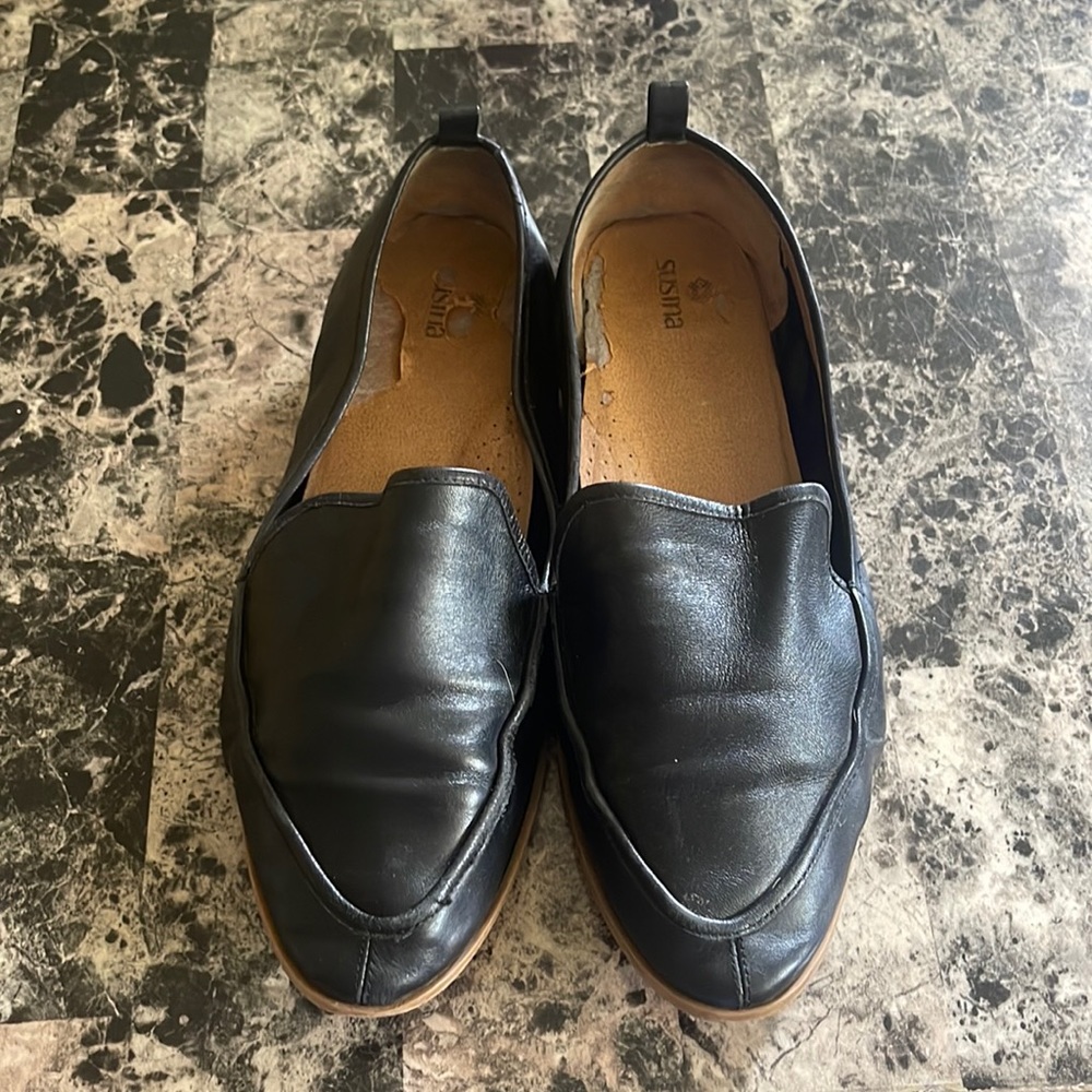 Black leather dress shoes